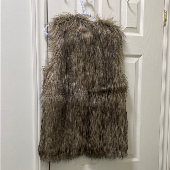 NWT Dynamite Faux Fur Vest - Picture 3 of 4
